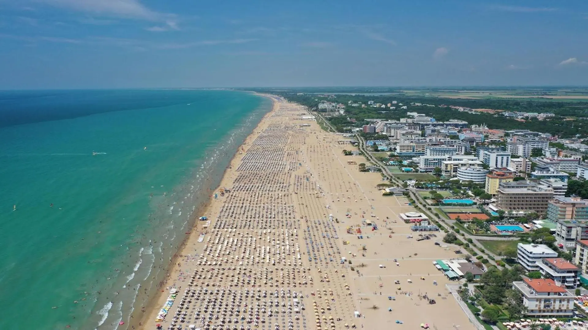 Flat With Parking Space And Shared Pool Bibione 0*,